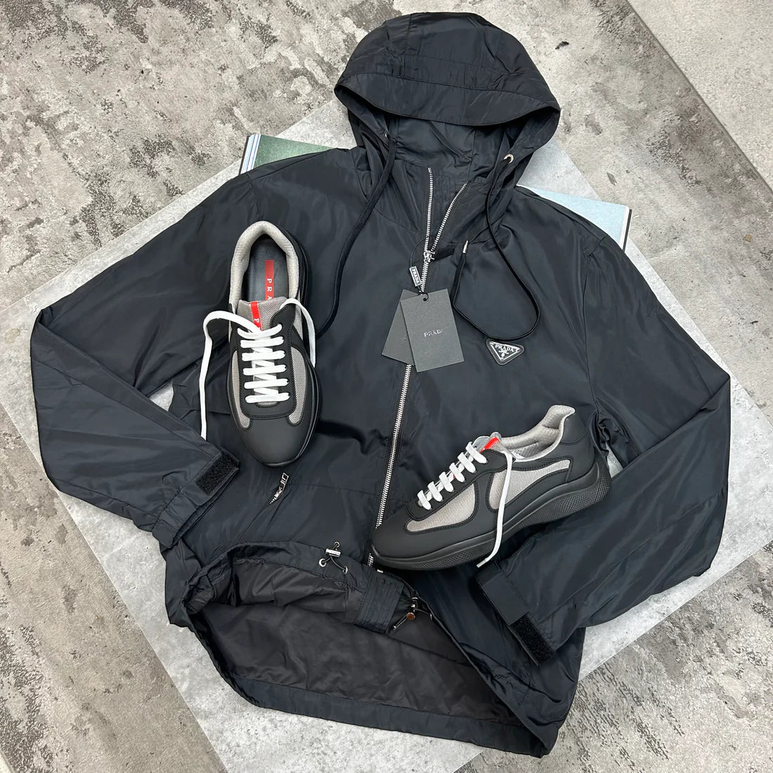 PRADA LIGHTWEIGHT JACKET - BLACK