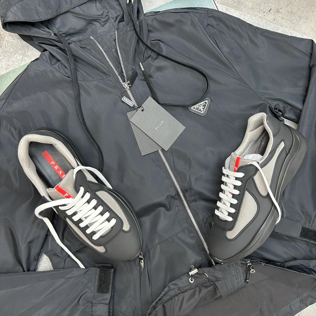 PRADA LIGHTWEIGHT JACKET - BLACK