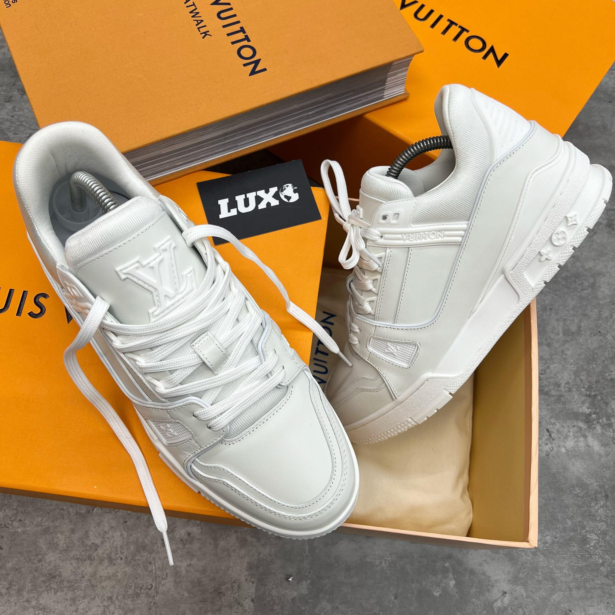 (PRE ORDER) LOUIS VUITTON TRAINERS - WHITE