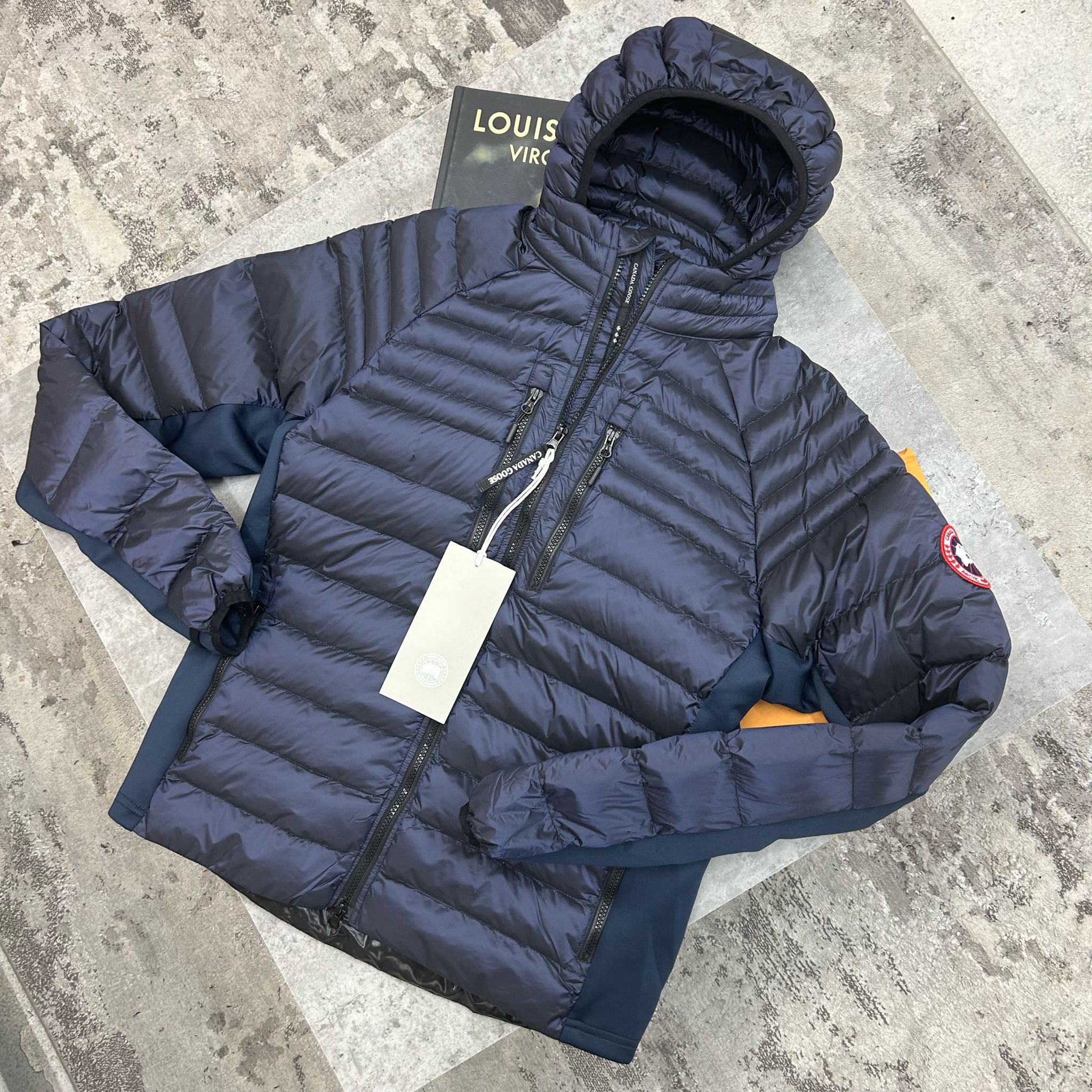 CANADA GOOSE HYBRIDGE LITE TECH HOODIE - NAVY