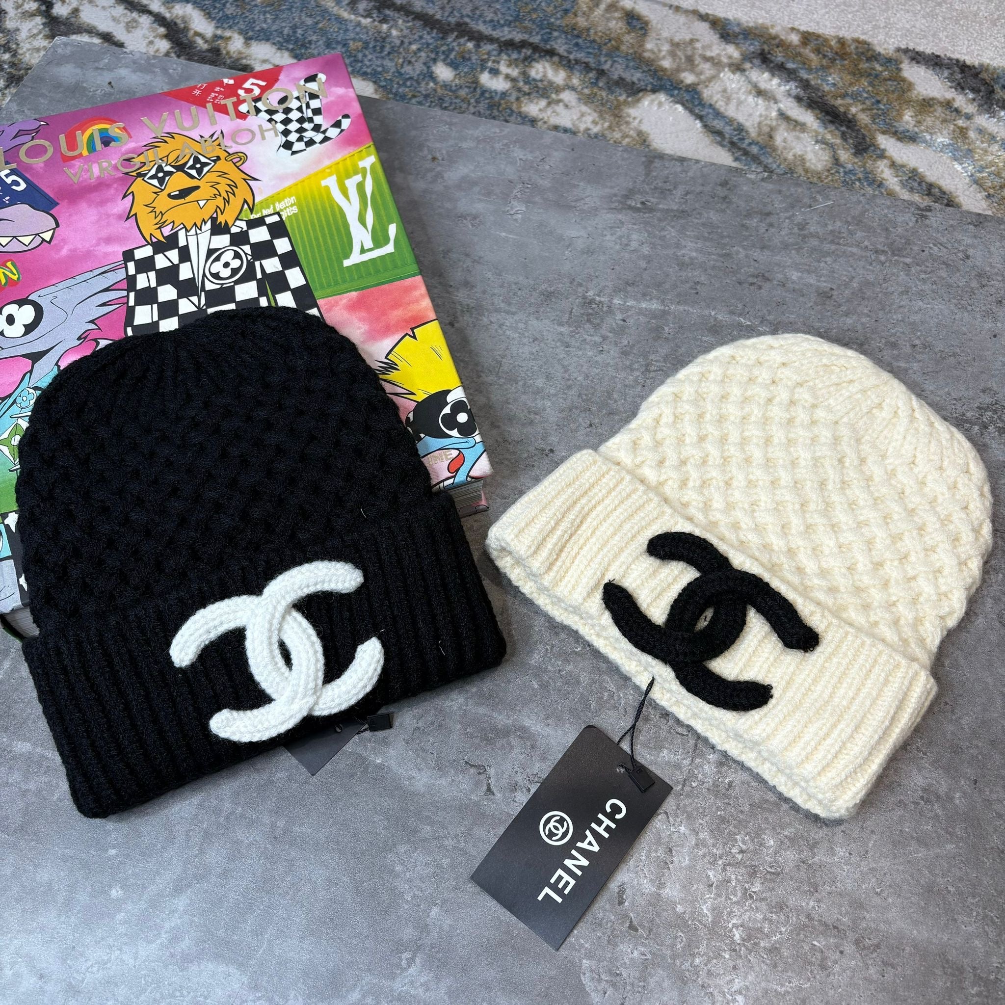 CC BEANIE - BLACK & CREAM