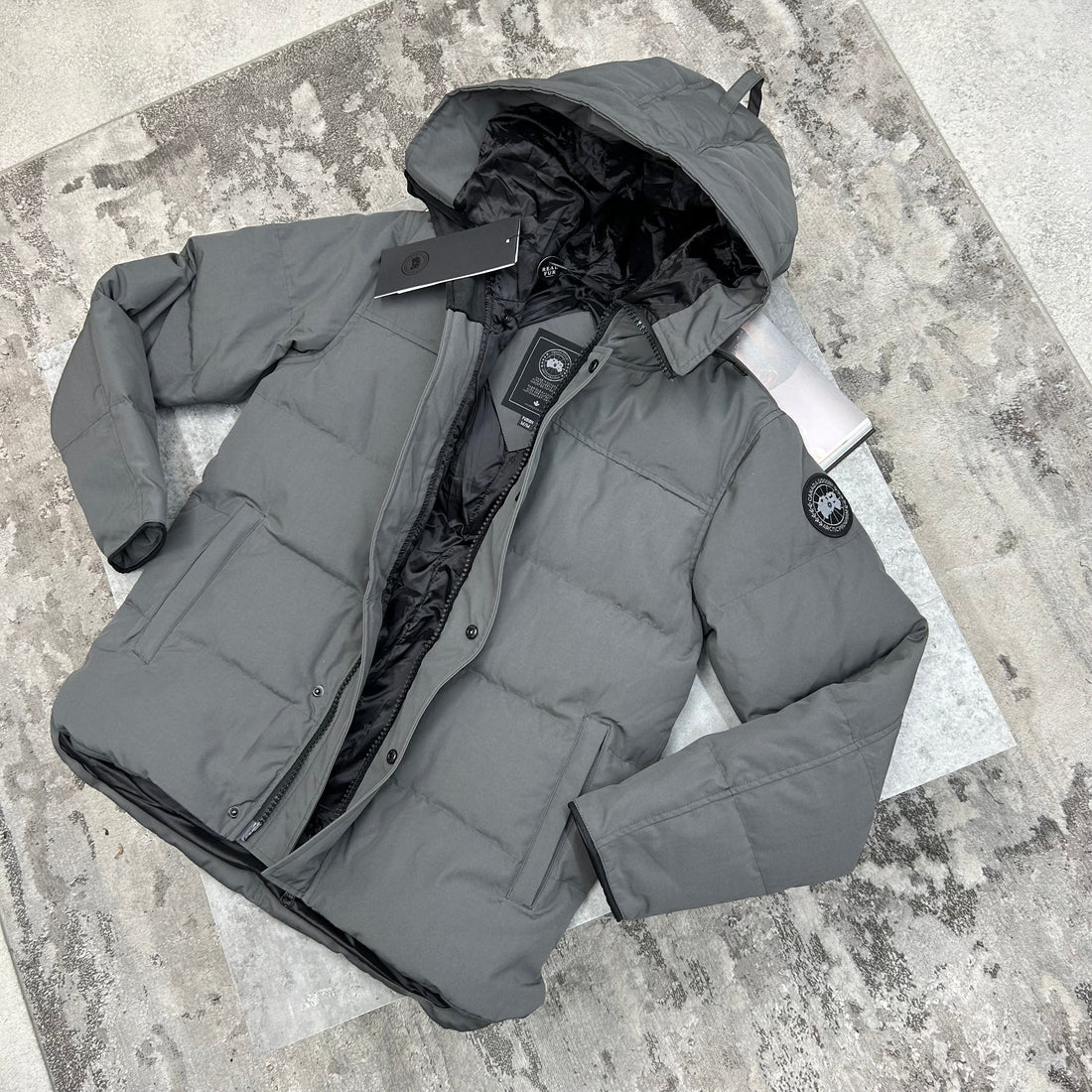 (PRE ORDER) CG BLACK BADGE MACMILLIAN COAT - GREY