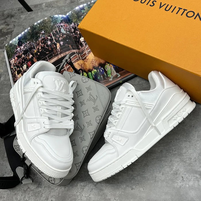 (PRE ORDER) LOUIS VUITTON TRAINERS - WHITE