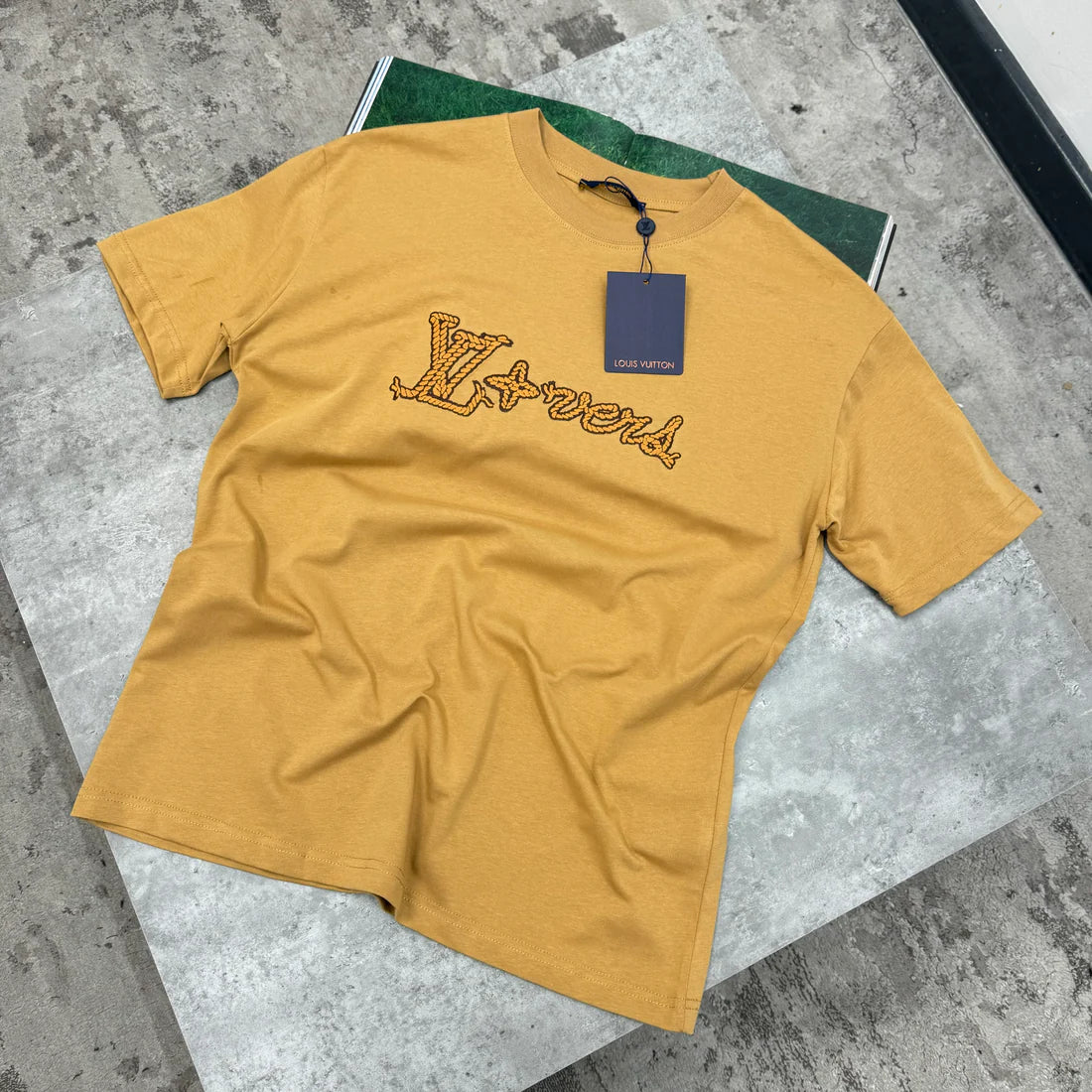 LOUIS VUITTON LOVERS T SHIRT - BROWN