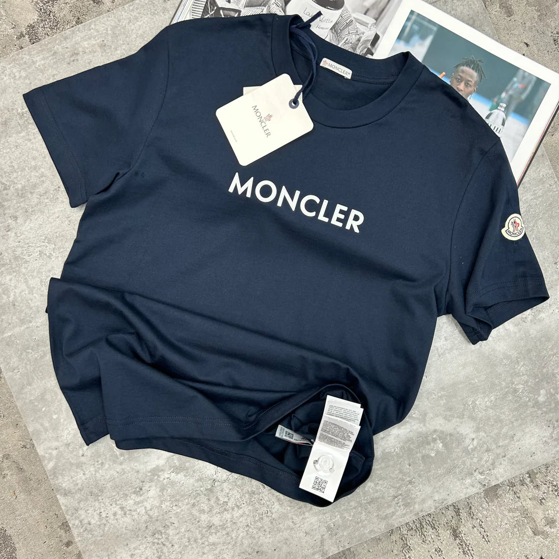 MONCLER CENTRE LOGO T SHIRT - NAVY