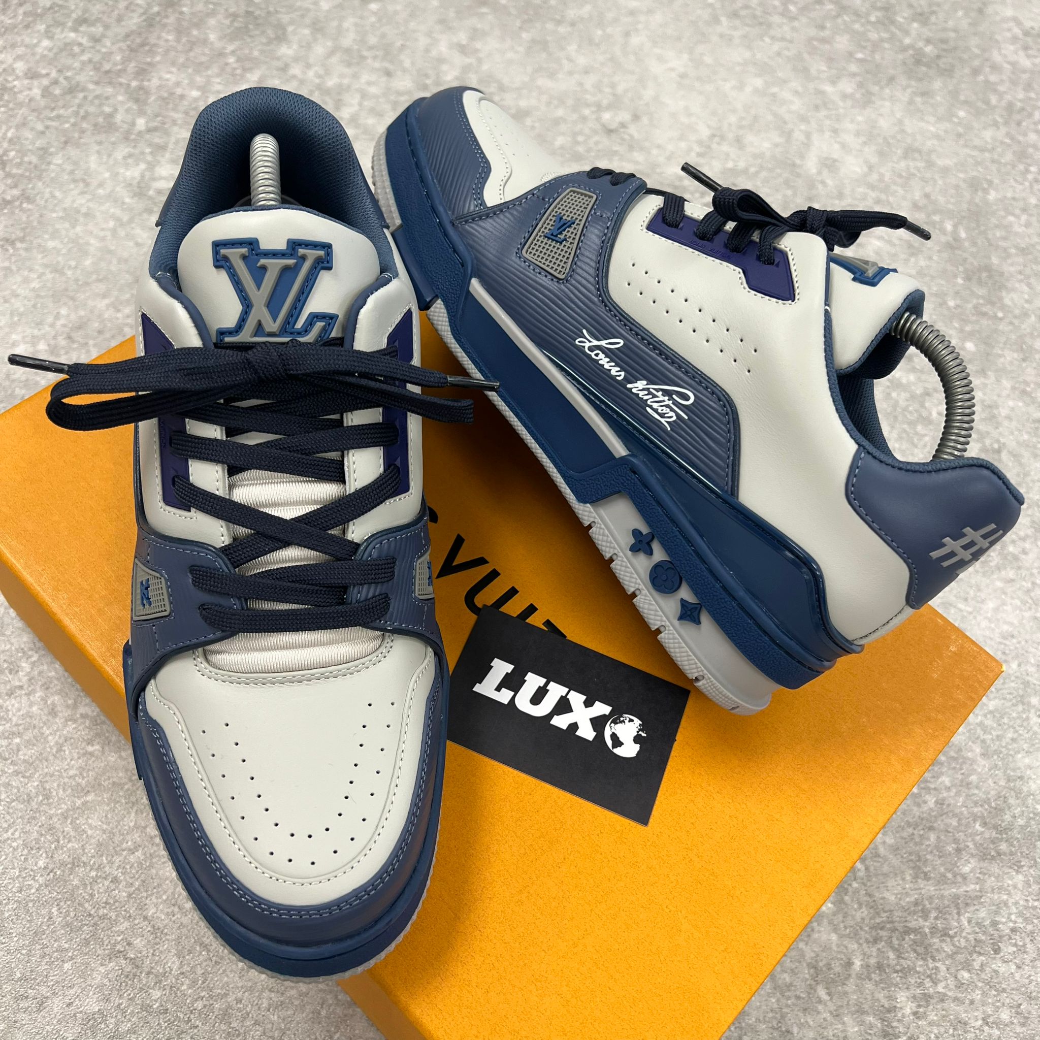 (PRE ORDER) LOUIS VUITTON  TRAINERS - NAVY