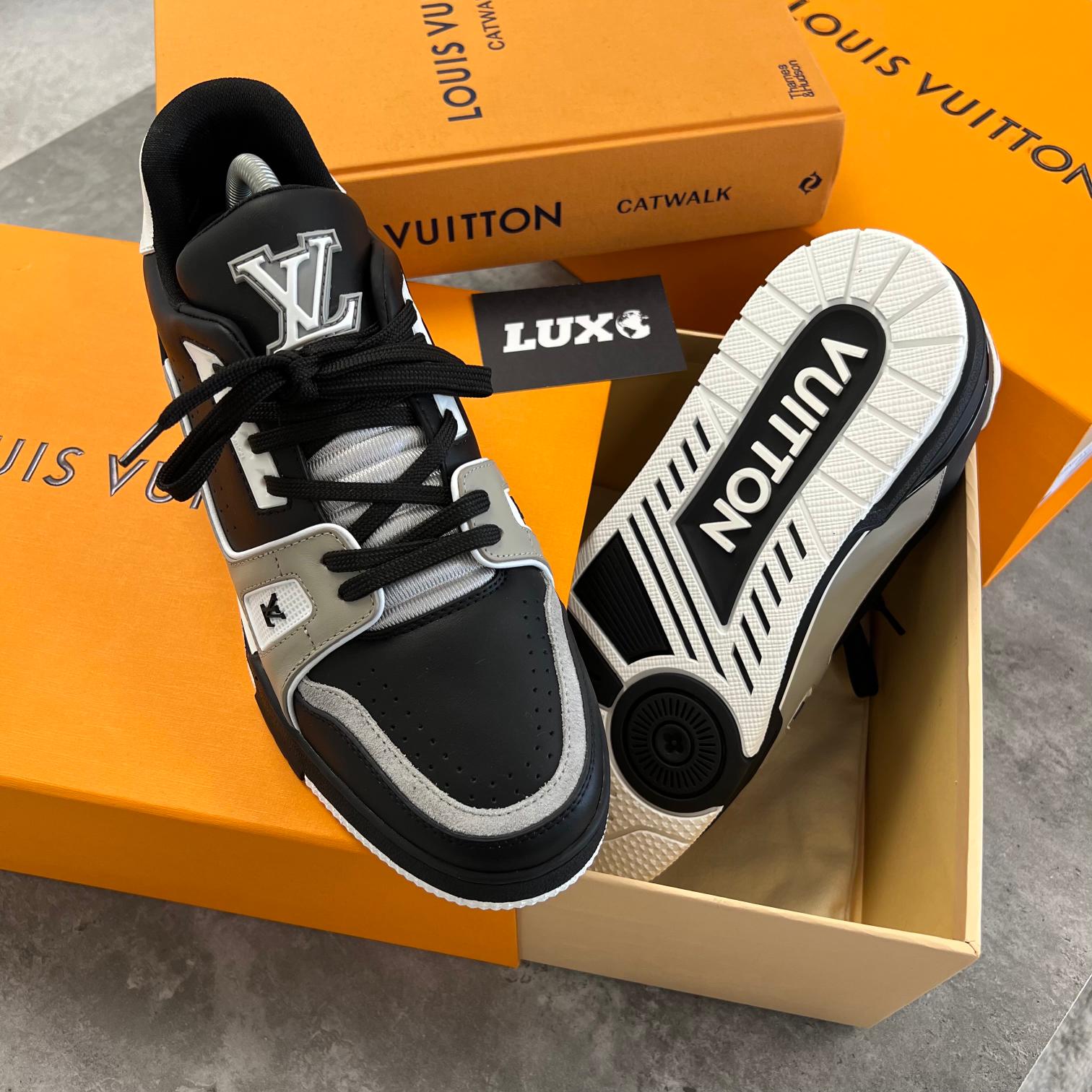 (PRE ORDER) LOUIS VUITTON  TRAINERS - BLACK