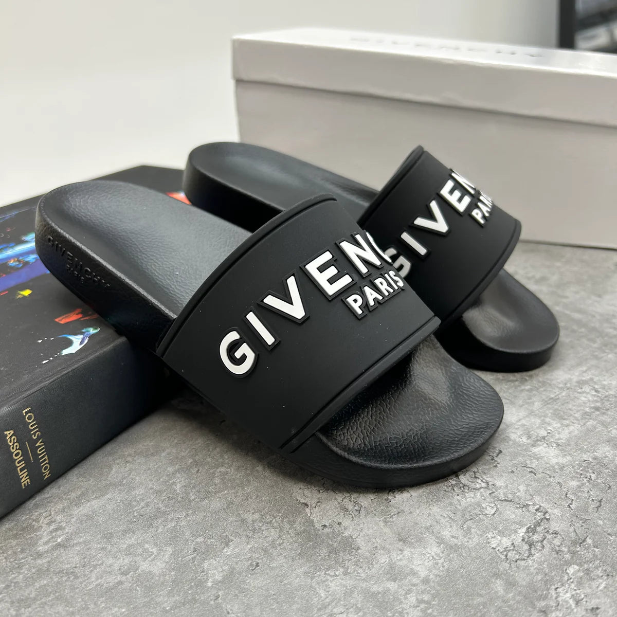 GIVENCHY SLIDES - BLACK