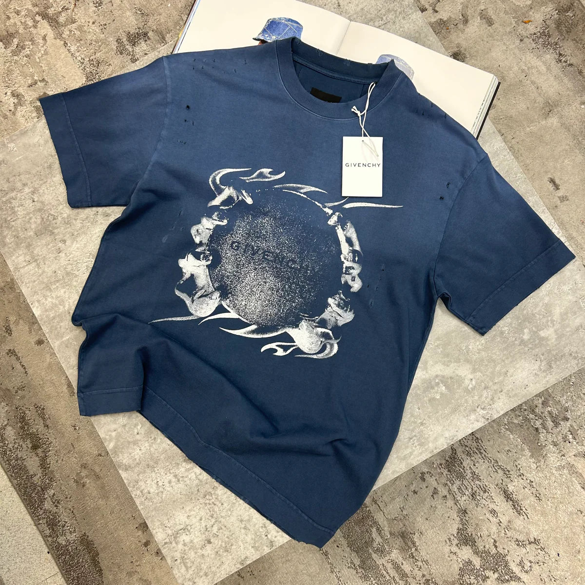 GIVENCHY DEVOURE T SHIRT - NAVY