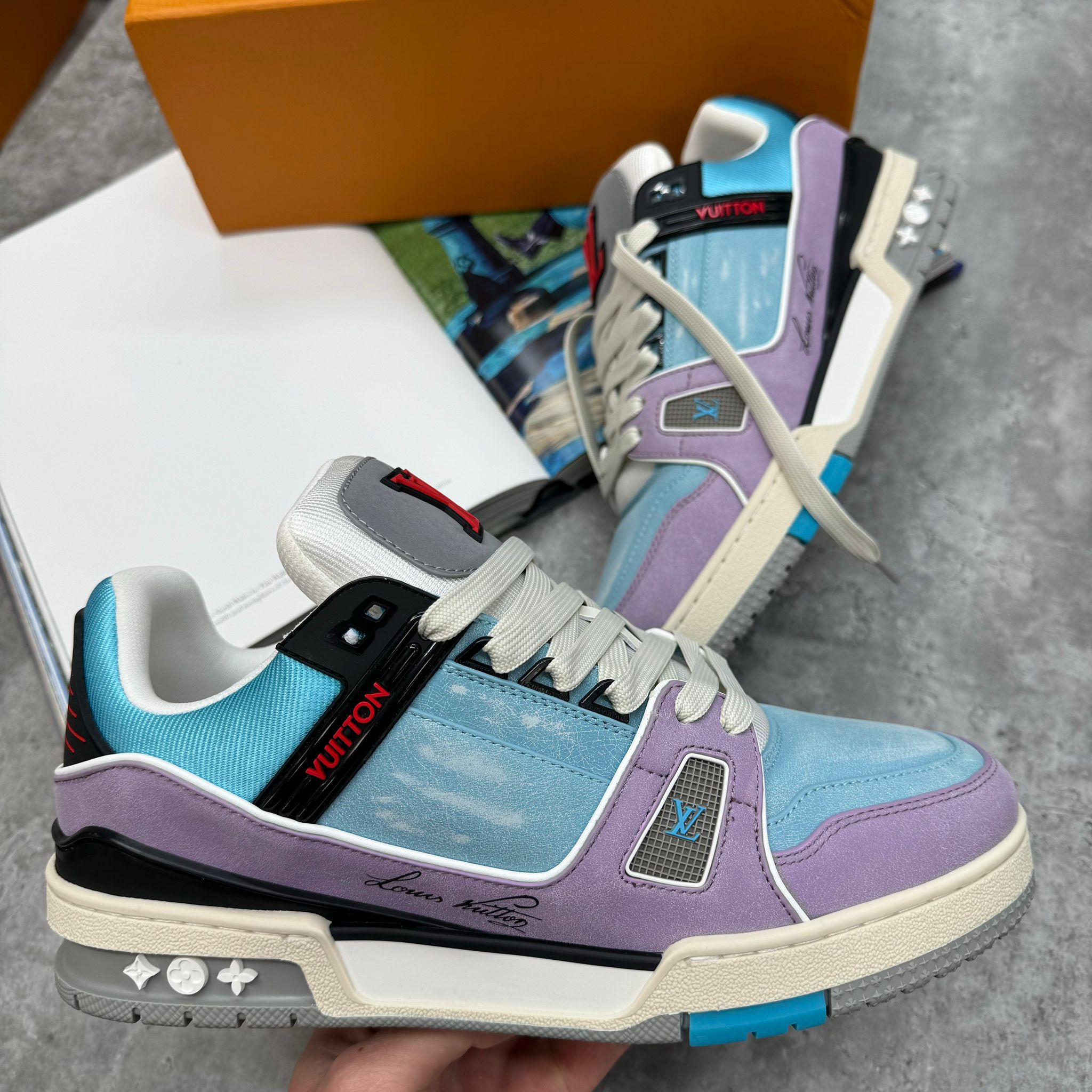 LOUIS VUITTON TRAINERS - BLUE / PURPLE